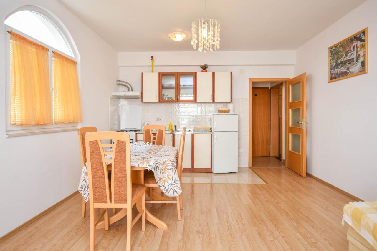 Dandelion Apartment *