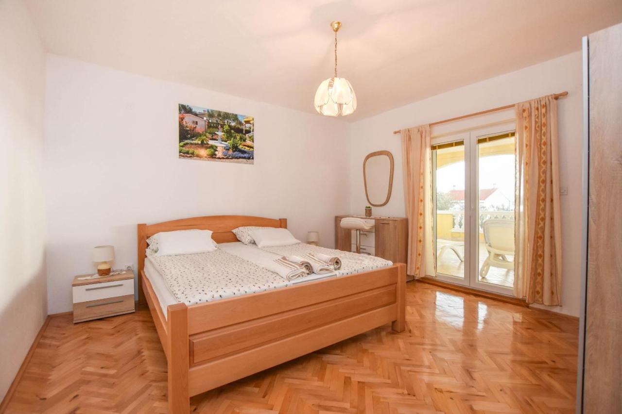 Dandelion Apartment *