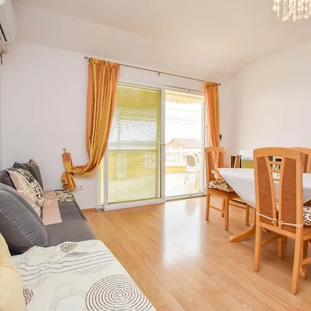 Apartments Dandelion Biograd Na Moru Exterior photo