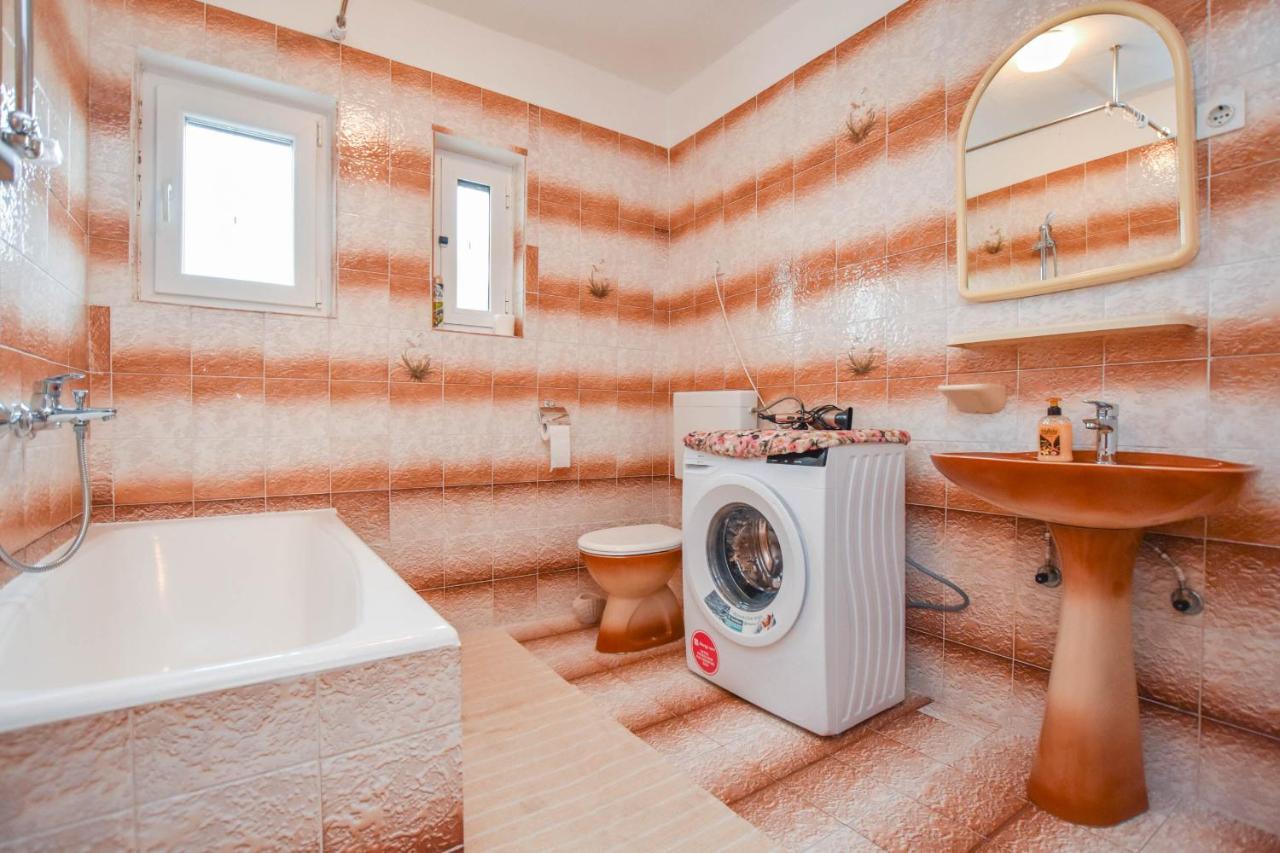 Dandelion Apartment